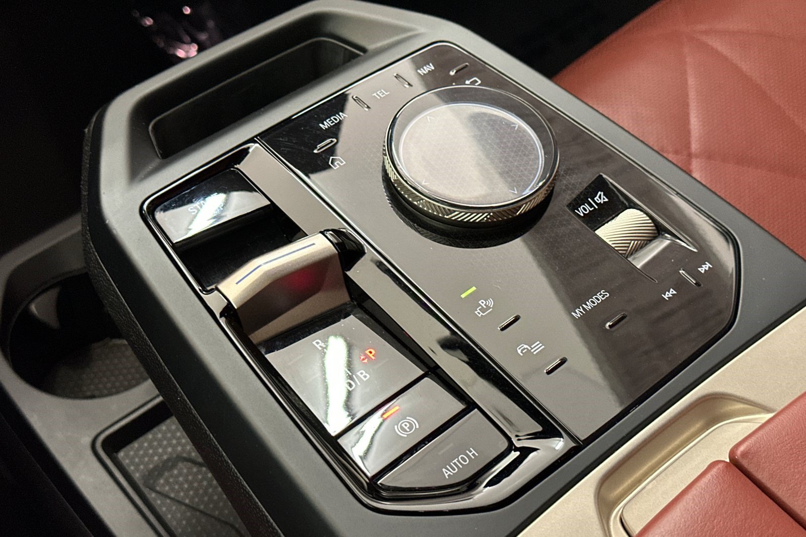 Certified 2024 BMW iX xDrive50 AWD/4WD image 16