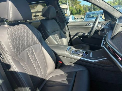 Used 2024 BMW X7 M60i image 32