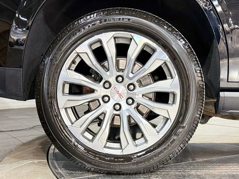 Used 2022 GMC Yukon Denali w/ Denali Ultimate Package image 30