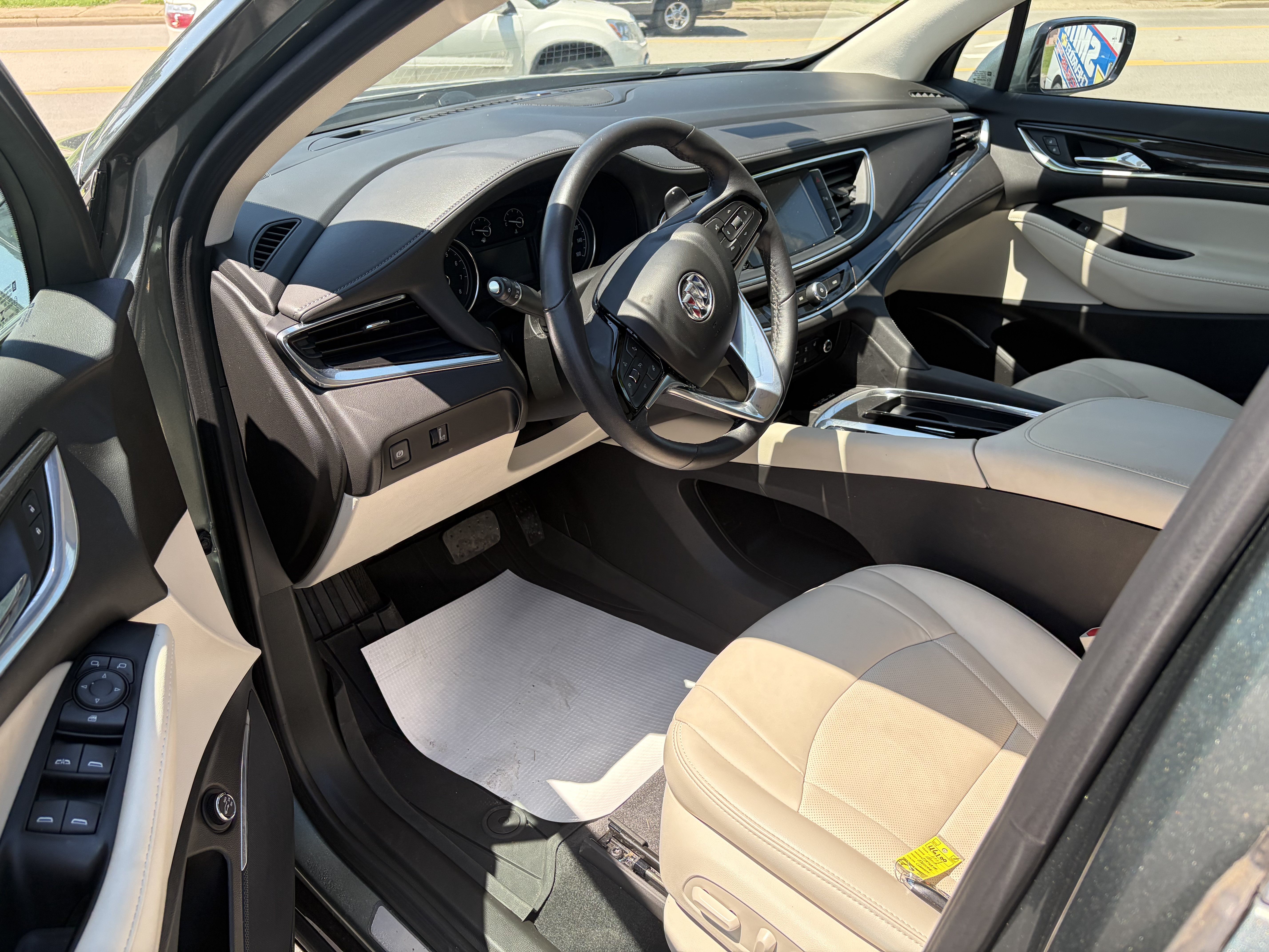 Used 2023 Buick Enclave Essence w/ Experience Buick Package FWD image 6