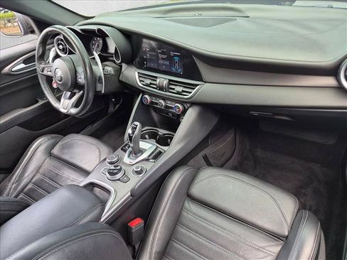 Used 2020 Alfa Romeo Giulia Ti Sport w/ Quick Order Package 22U Sport RWD image 20