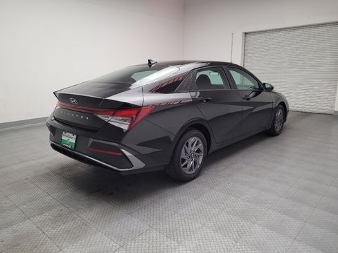 Used 2024 Hyundai Elantra SEL FWD image 9