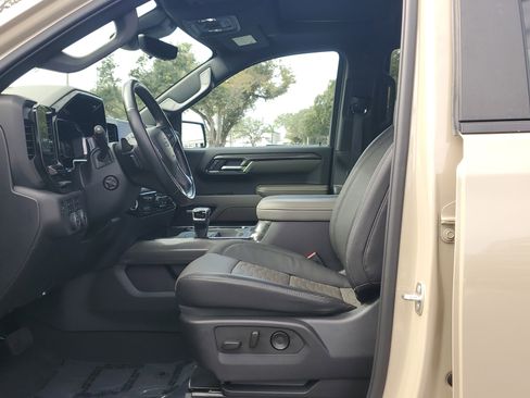 Used 2023 Chevrolet Silverado 1500 ZR2 w/ Technology Package image 21