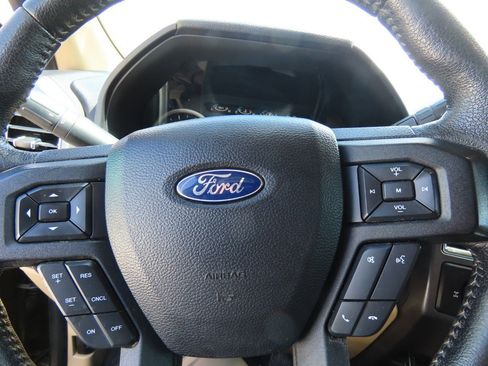 Used 2015 Ford F150 XLT w/ Equipment Group 302A Luxury image 25