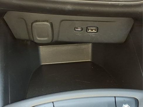 Used 2024 Chevrolet Trax LS w/ LS Convenience Package FWD image 21