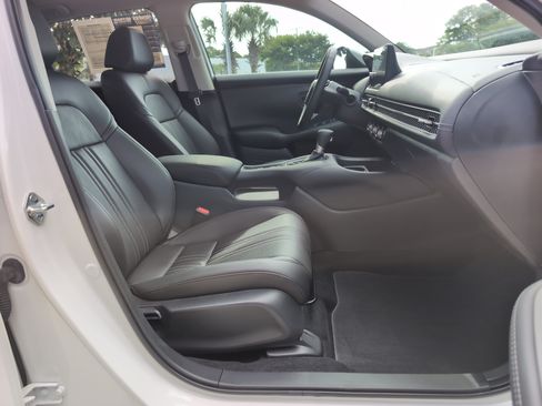 Used 2027 Honda HR-V EX-L image 32