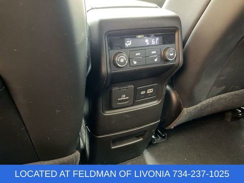 Used 2022 GMC Acadia SLT w/ Elevation Edition AWD/4WD image 21
