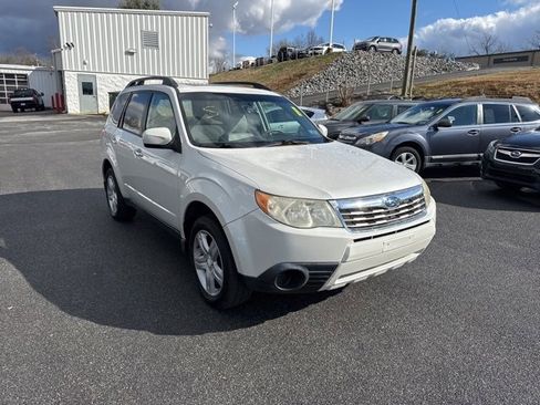 Used 2010 Subaru Forester 2.5X Premium w/ Popular Equipment Group 1A image 2