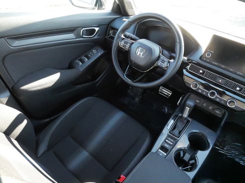 Used 2025 Honda Civic Sport image 9