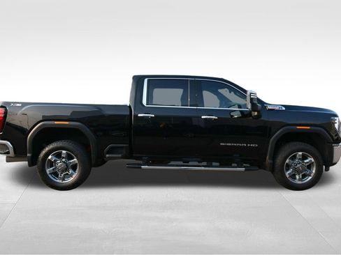 Used 2025 GMC Sierra 3500 SLT w/ SLT Premium Package AWD/4WD image 10