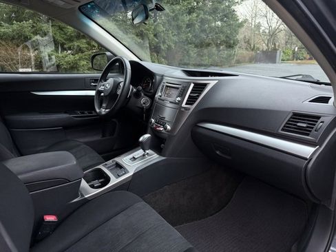 Used 2014 Subaru Outback 2.5i Premium image 11