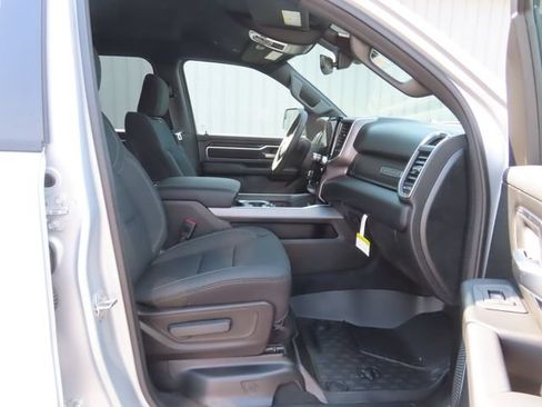 New 2026 RAM 1500 4x4 Crew Cab image 24
