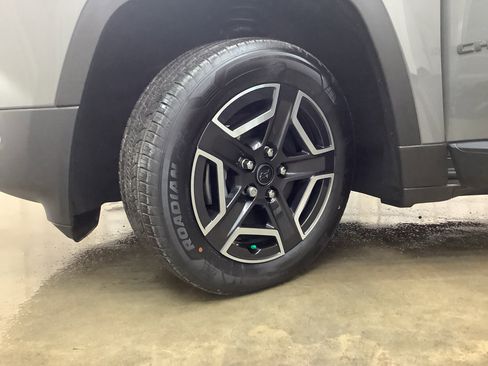 New 2026 Jeep Cherokee Laredo AWD/4WD image 25