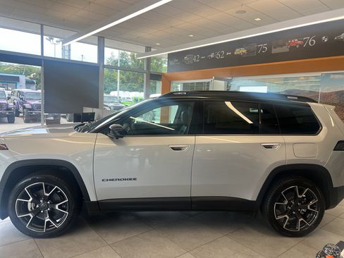 New 2026 Jeep Cherokee Overland w/ Advanced Pro Tech Group AWD/4WD image 6