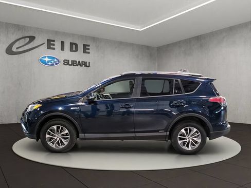 Used 2018 Toyota RAV4 XLE AWD/4WD image 10