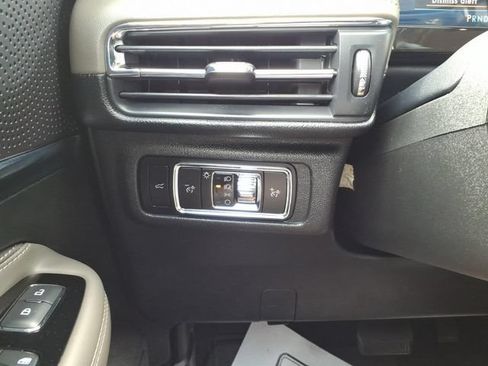 Used 2023 Lincoln Corsair AWD w/ Equipment Group 101A image 13