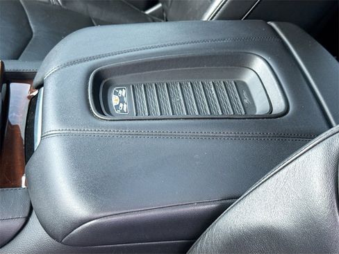 Used 2020 Cadillac Escalade ESV Luxury image 22