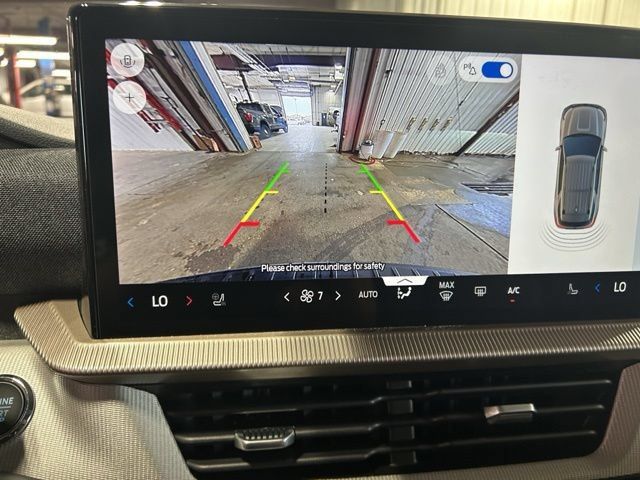 New 2026 Ford Explorer Active w/ Active Comfort Package AWD/4WD image 4