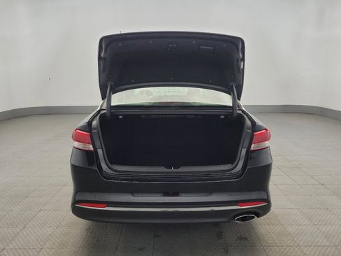 Used 2018 Kia Optima LX w/ 17" Alloy Wheels Package image 29