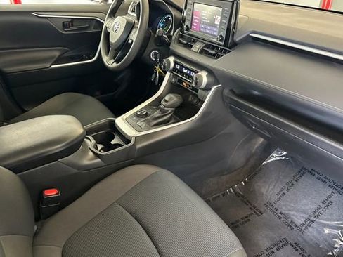 Certified 2021 Toyota RAV4 LE w/ Carpet Mat Package (TMS) AWD/4WD image 20
