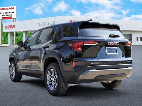 Used 2026 GMC Terrain Elevation w/ LPO, Floor Liner Package image 3