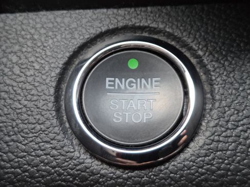 Used 2019 Ford Expedition XLT w/ Equipment Group 202A AWD/4WD image 33