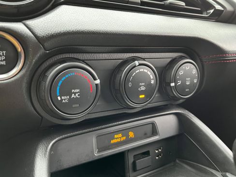 Used 2017 MAZDA MX-5 Miata Club image 30