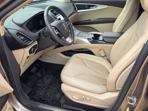 Used 2020 Lincoln Nautilus FWD w/ Equipment Group 101A image 5