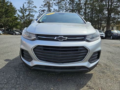 Used 2021 Chevrolet Trax LT w/ Sport Edition FWD image 8