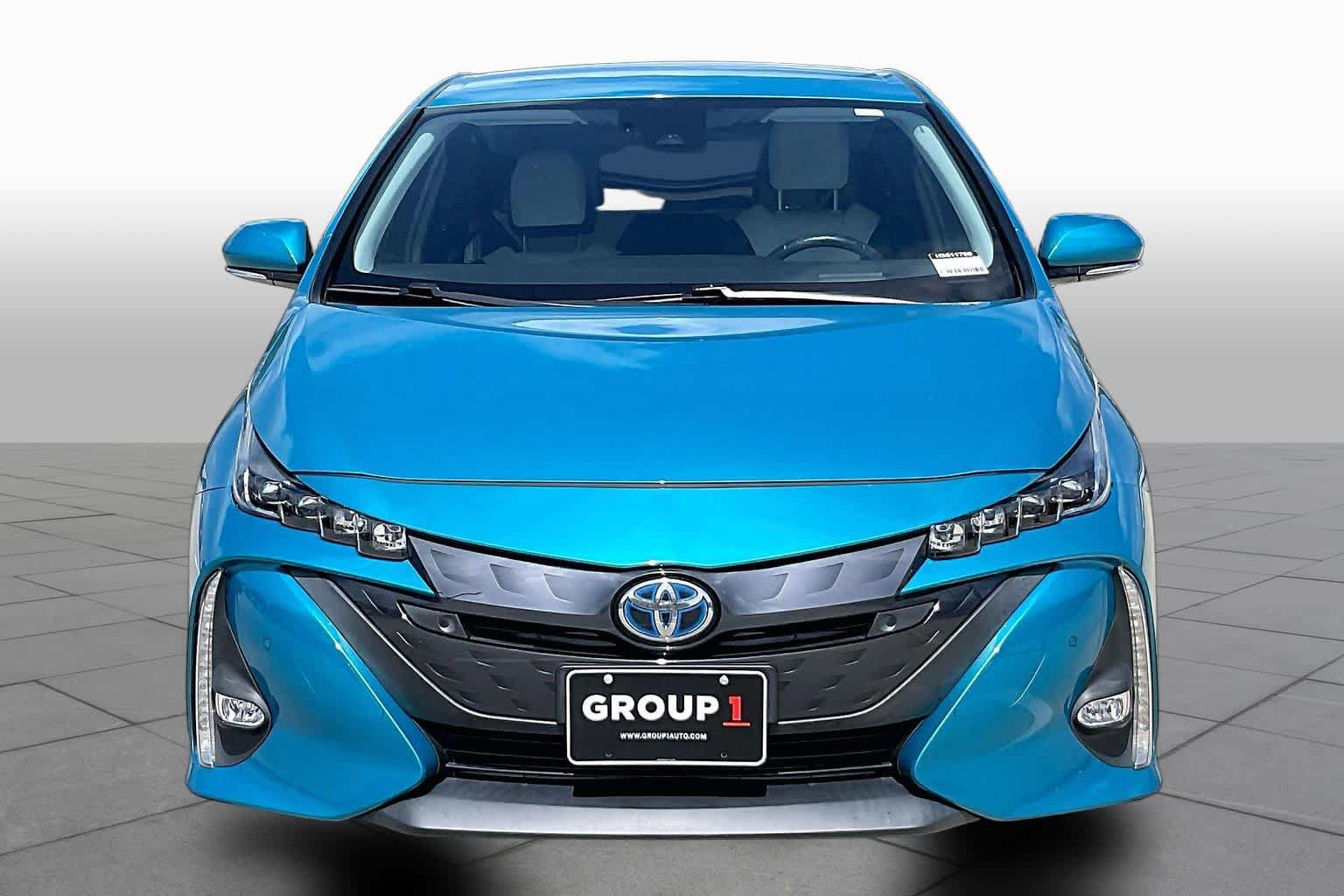 Used 2017 Toyota Prius Prime Advanced w/ Preferred Accessory Package FWD image 4