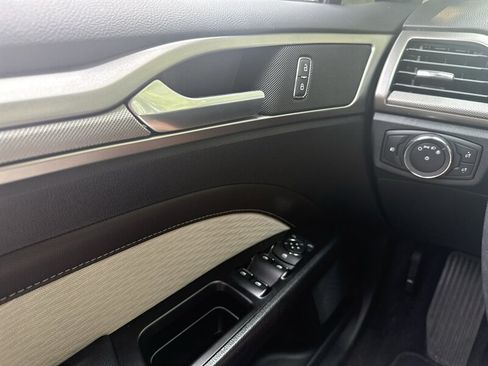 Used 2019 Ford Fusion SE w/ Equipment Group 151A FWD image 39
