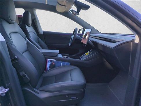 Used 2026 Tesla Model Y 2WD image 22