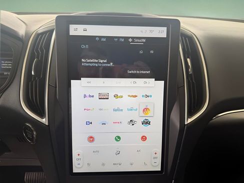 Used 2024 Ford Edge Titanium image 28