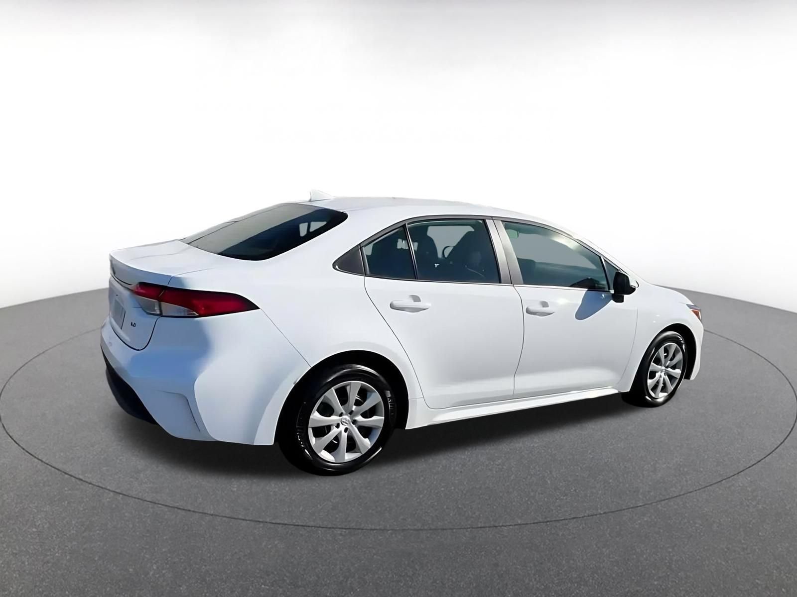 Used 2025 Toyota Corolla LE FWD image 13