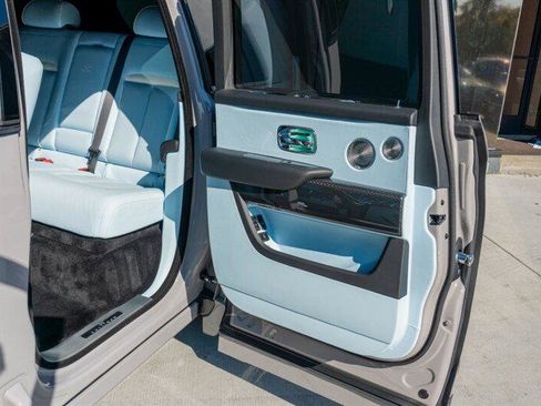 Used 2025 Rolls-Royce Cullinan Black Badge image 54