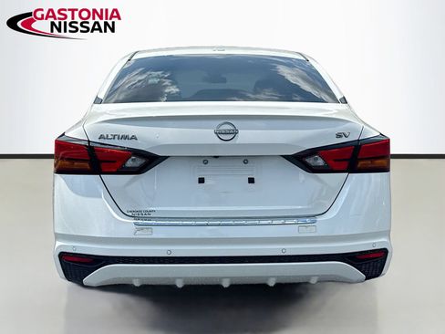 Used 2023 Nissan Altima 2.5 SV FWD image 7