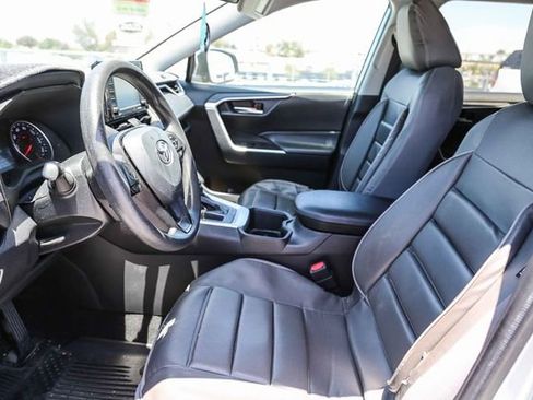 Used 2022 Toyota RAV4 XLE FWD image 19