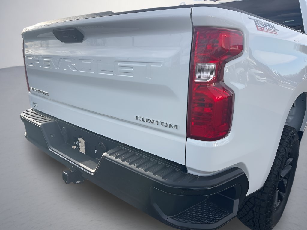 Used 2025 Chevrolet Silverado 1500 Custom Trail Boss AWD/4WD image 30