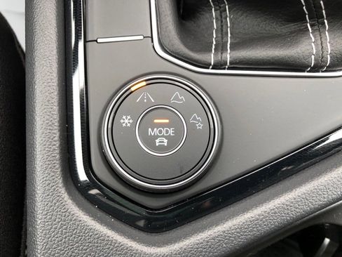 New 2026 Volkswagen Taos SEL AWD/4WD image 30