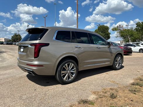 Used 2022 Cadillac XT6 Premium Luxury AWD/4WD image 5