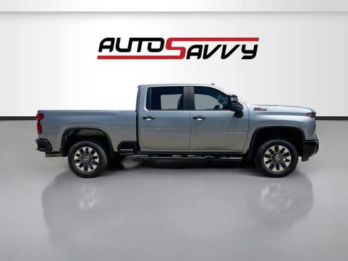 Used 2025 Chevrolet Silverado 2500 Custom w/ Custom Value Package AWD/4WD image 8