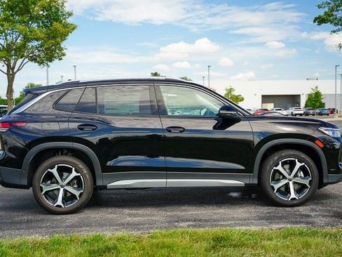 Used 2025 Volkswagen Tiguan SE w/ Panoramic Sunroof Package image 41