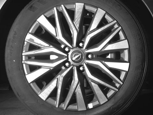 Used 2025 Nissan Altima 2.5 SV FWD image 13