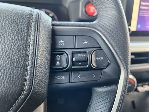 Certified 2025 Toyota Tacoma TRD Off-Road AWD/4WD image 29