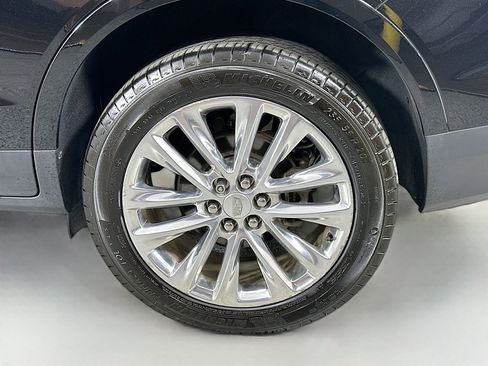 Used 2018 Cadillac XT5 Platinum image 32