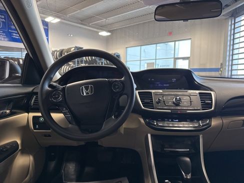 Used 2017 Honda Accord LX image 10