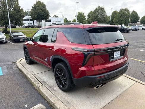 Certified 2025 Chevrolet Traverse LT w/ Midnight/Sport Edition FWD image 2
