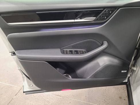 New 2026 Porsche Macan 4 Electric AWD/4WD image 13