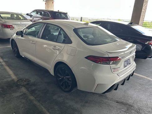 Used 2023 Toyota Corolla SE w/ Carpet Mat Package (TMS) FWD image 2