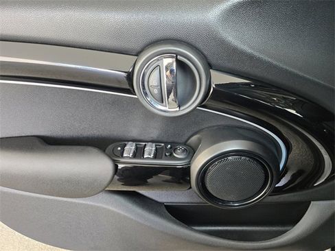 Used 2023 MINI Cooper 4-Door Hardtop image 20